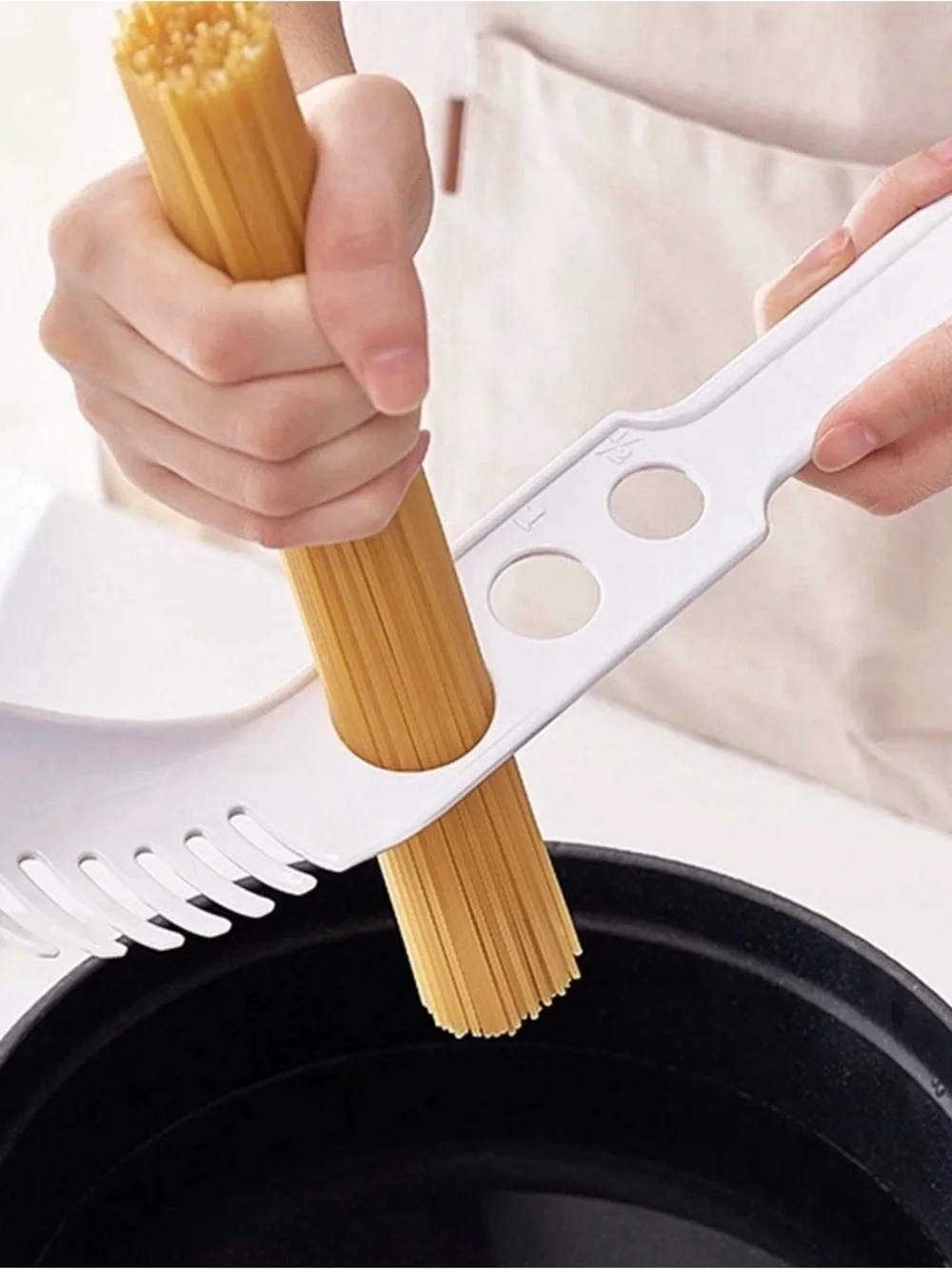 Vintage EKCO Plastic Pasta Tool-Spaghetti Portion Measure & Noodle Cutter Gadget